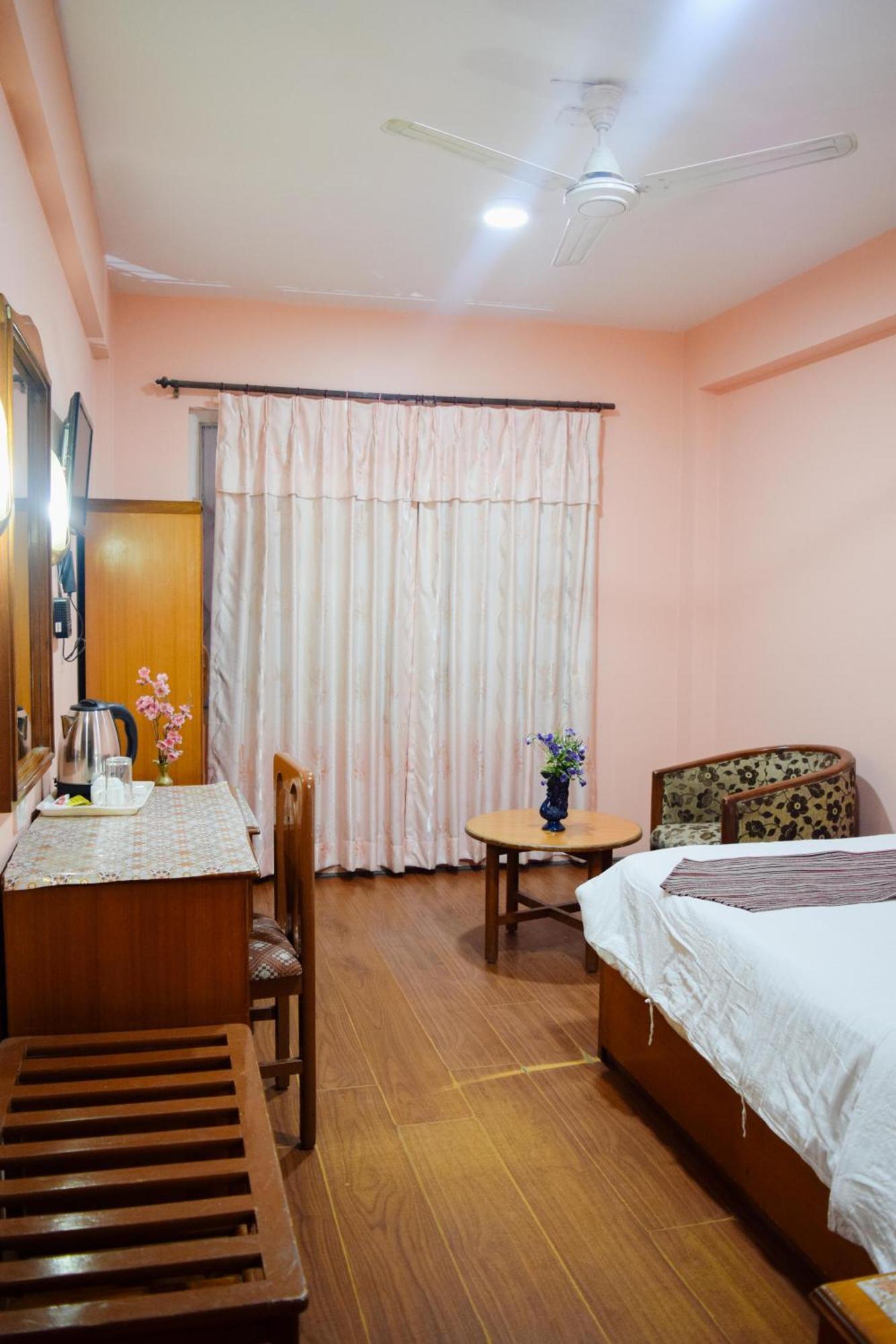 Kathmandu Prince Hotel ภายนอก รูปภาพ