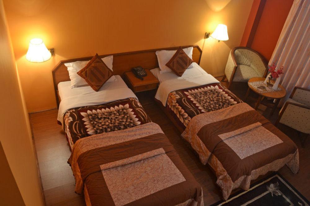 Kathmandu Prince Hotel ภายนอก รูปภาพ