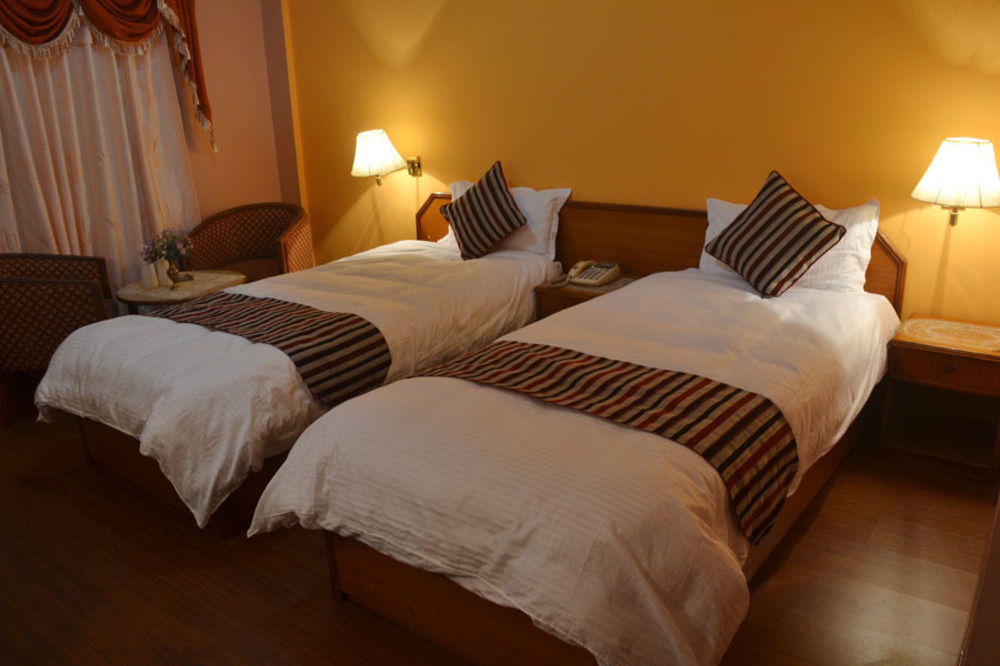 Kathmandu Prince Hotel ภายนอก รูปภาพ