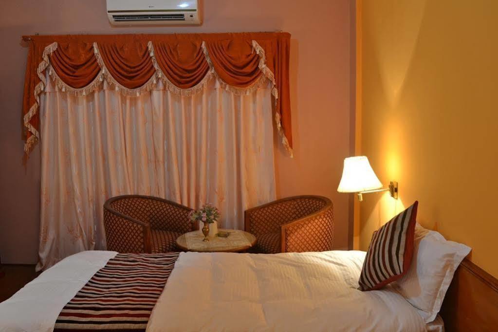 Kathmandu Prince Hotel ภายนอก รูปภาพ