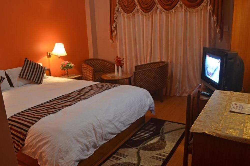 Kathmandu Prince Hotel ภายนอก รูปภาพ